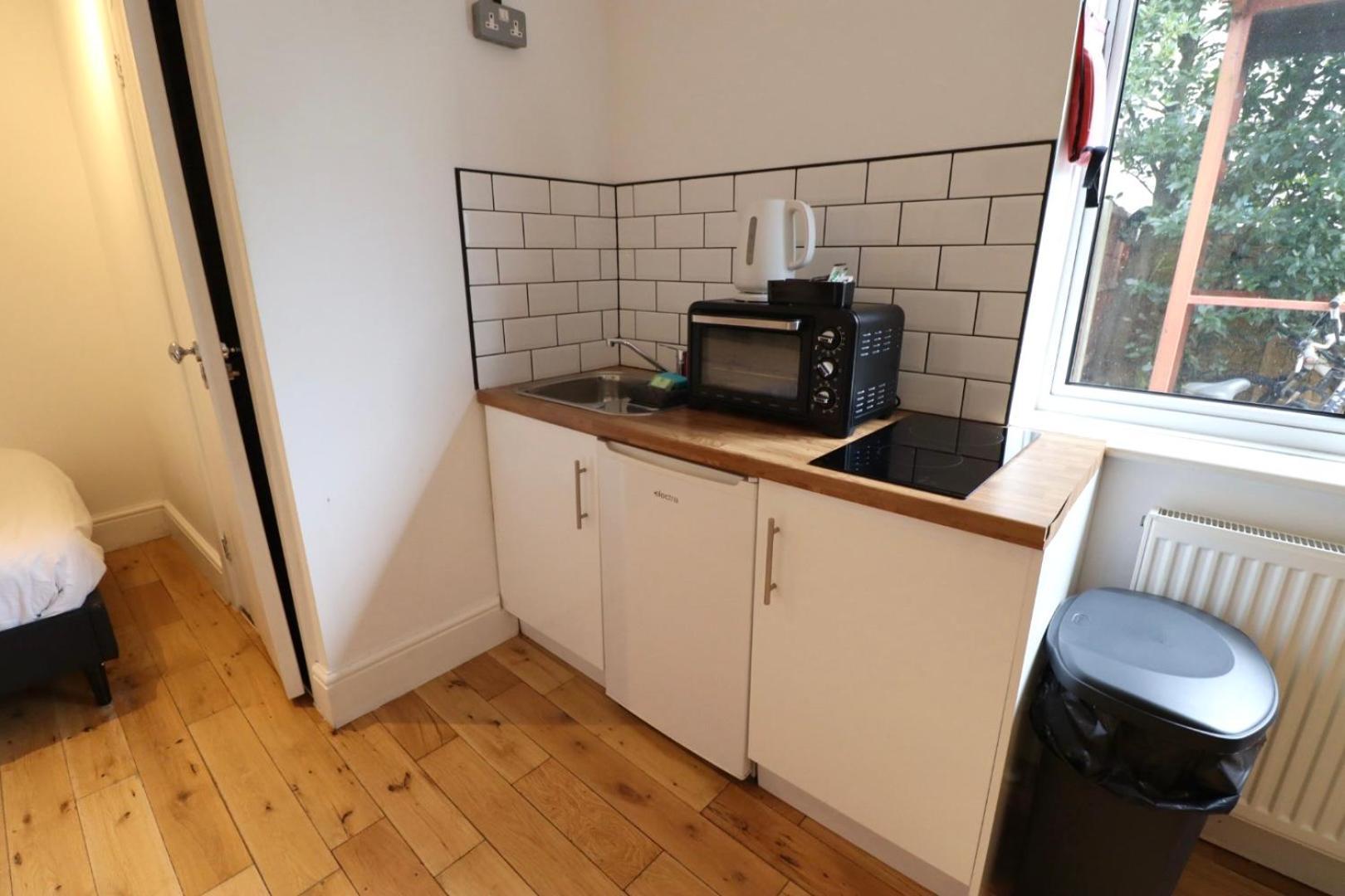 Apartmán Flat 4, 10 St John'S Bournemouth Exteriér fotografie